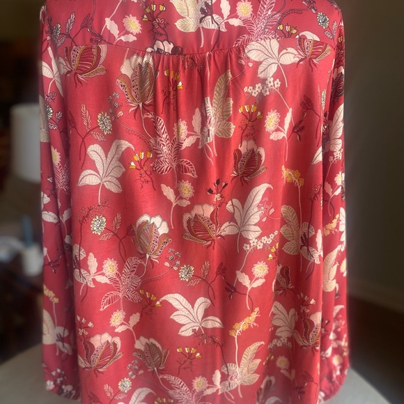 LOFT long sleeve mixed media tie neck top. Size -Med - Picture 4 of 4